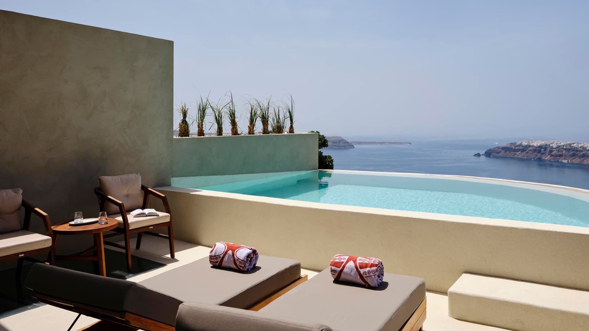 Three Bedroom Villa with Infinity Pool room