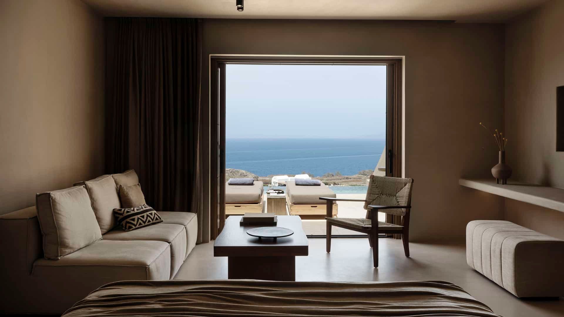 Natura Suite with Infinity Pool room